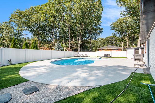 4085 Quainton Road, Norton Shores City, MI 49441