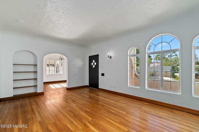 2210 E 6th Street, Tucson, AZ 85719