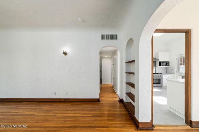 2210 E 6th Street, Tucson, AZ 85719