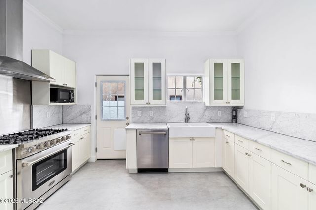 2210 E 6th Street, Tucson, AZ 85719