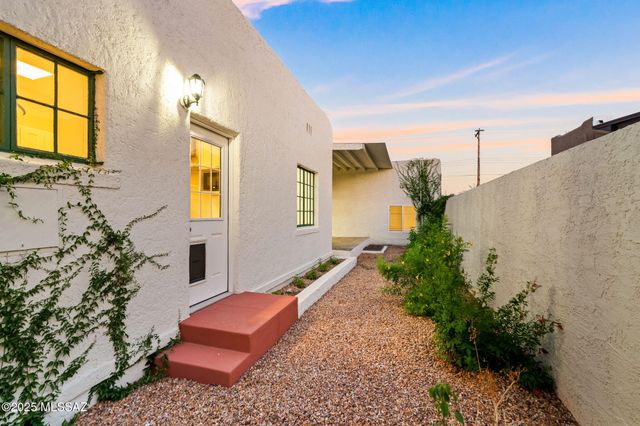 2210 E 6th Street, Tucson, AZ 85719