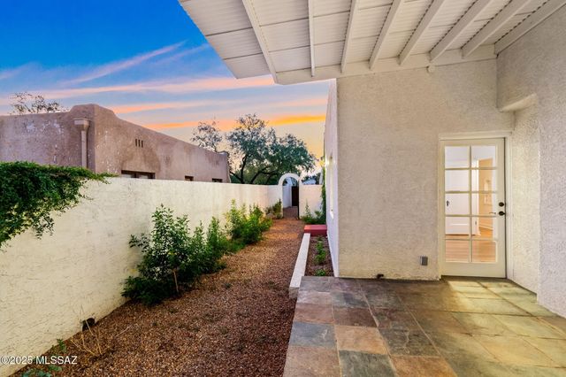 2210 E 6th Street, Tucson, AZ 85719