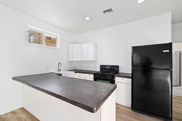 2210 E 6th Street, Tucson, AZ 85719