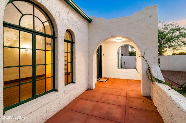 2210 E 6th Street, Tucson, AZ 85719