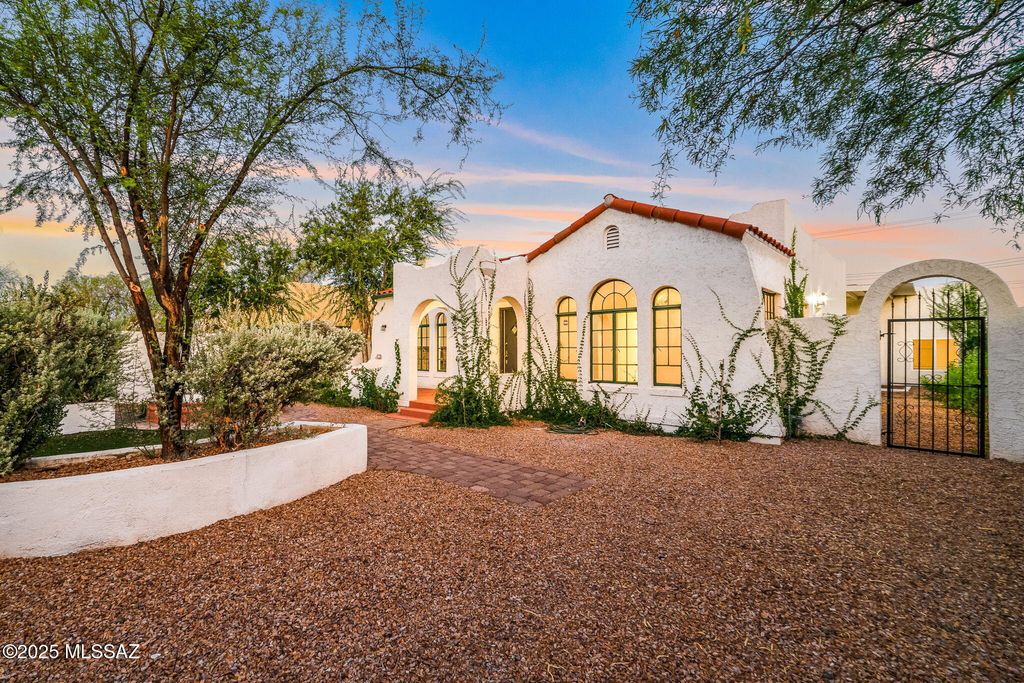 2210 E 6th Street, Tucson, AZ 85719