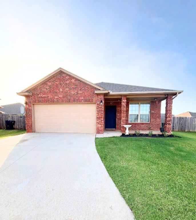 8200 NW 106th Circle, Oklahoma City, OK 73162