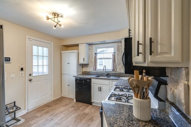 730 Washington Court, Bedford, OH 44146