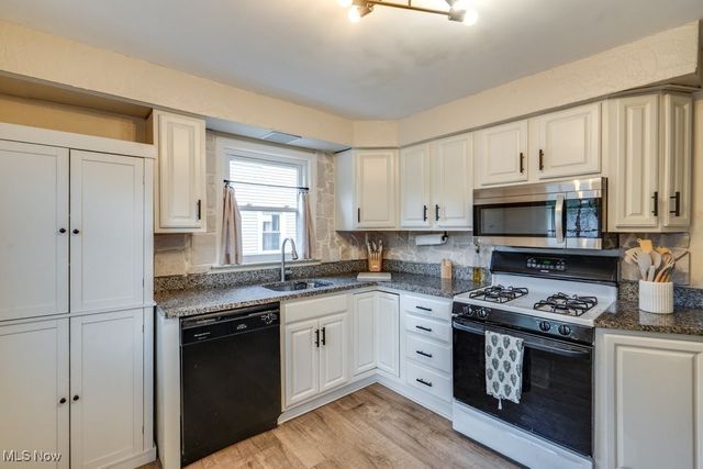 730 Washington Court, Bedford, OH 44146