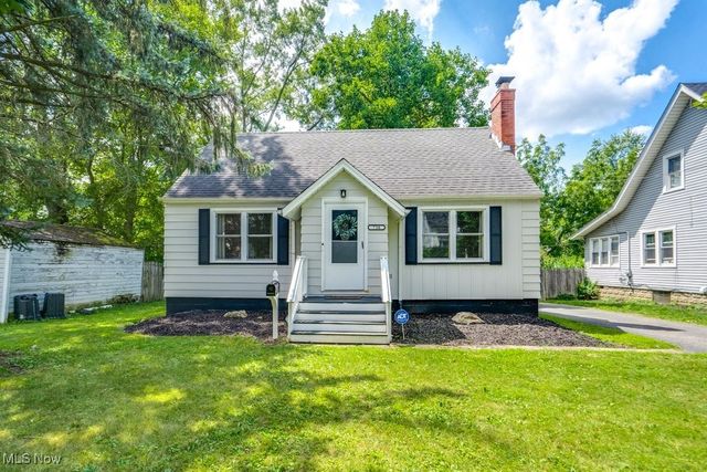 730 Washington Court, Bedford, OH 44146