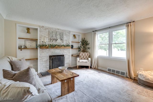 730 Washington Court, Bedford, OH 44146