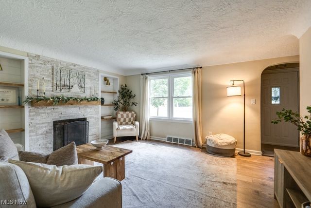 730 Washington Court, Bedford, OH 44146