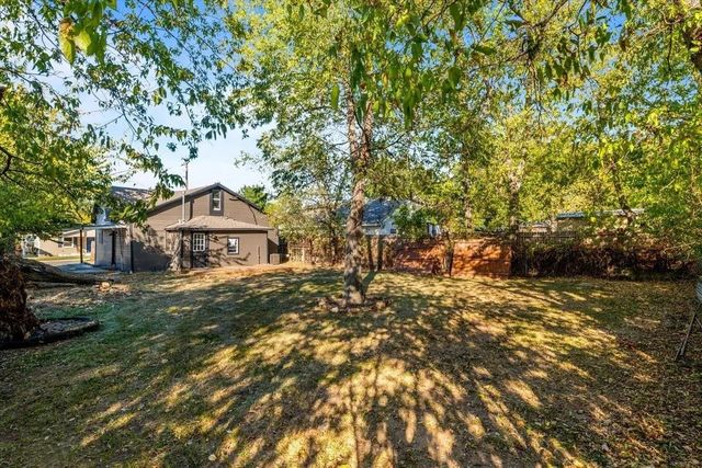 306 Hall Street, Whitesboro, TX 76273
