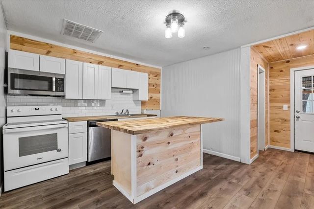 306 Hall Street, Whitesboro, TX 76273