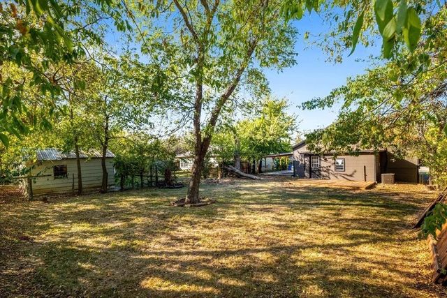 306 Hall Street, Whitesboro, TX 76273