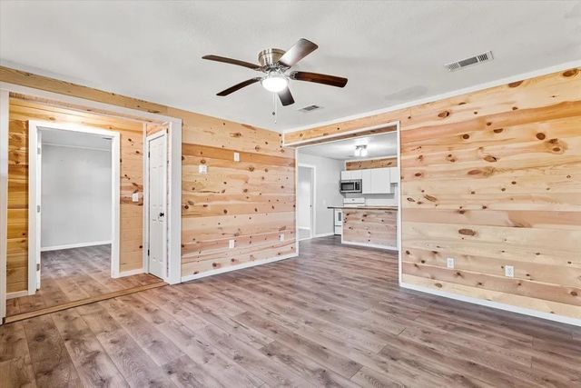 306 Hall Street, Whitesboro, TX 76273