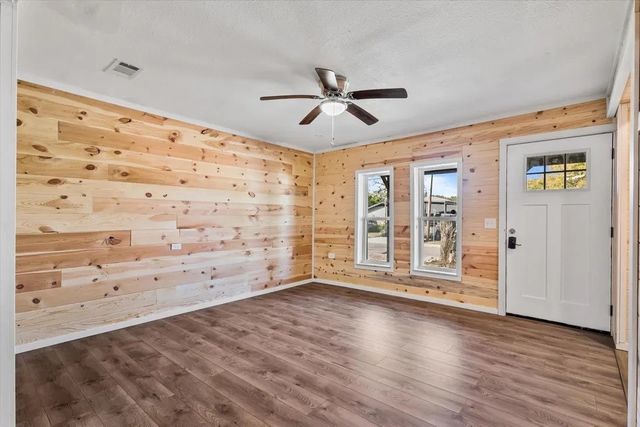306 Hall Street, Whitesboro, TX 76273