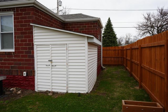 424 7th St SW, Oelwein, IA 50662