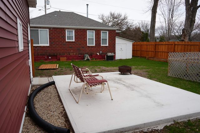 424 7th St SW, Oelwein, IA 50662