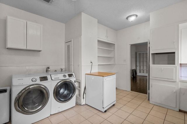 2 11th Avenue N, Texas City, TX 77590