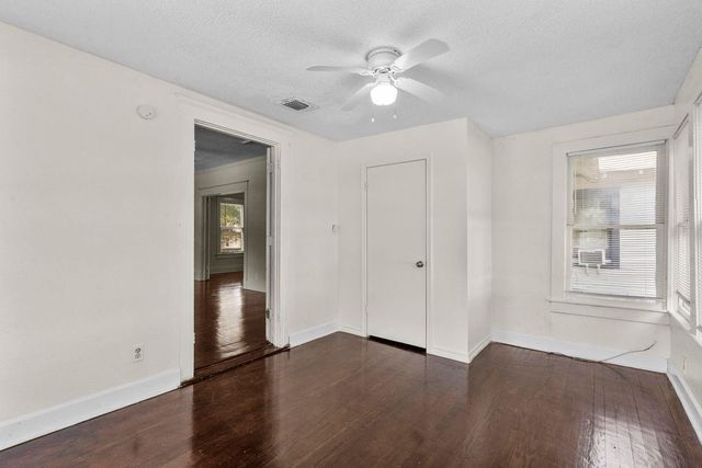 2 11th Avenue N, Texas City, TX 77590