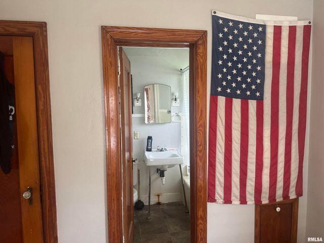 205 S 6TH Street, Mt Vernon, IL 62864