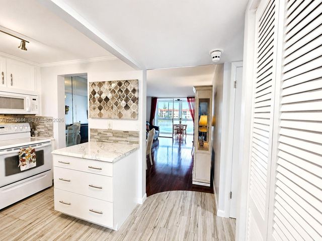 2801 N Pine Island Road 208, Sunrise, FL 33322