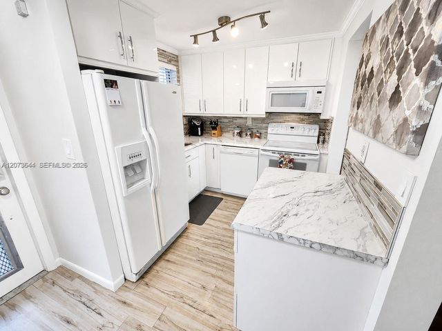 2801 N Pine Island Road 208, Sunrise, FL 33322