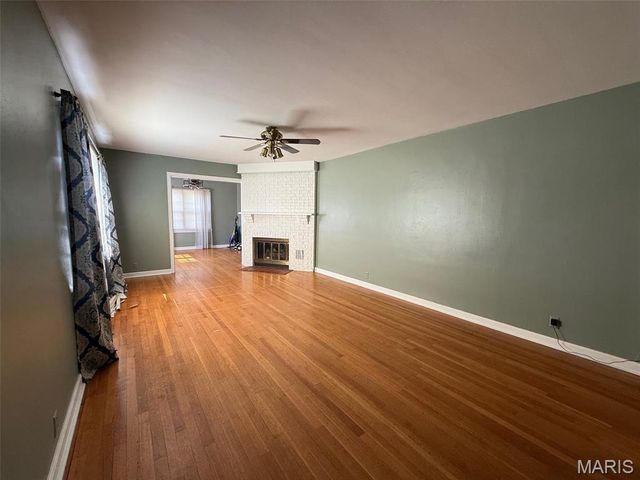 103 E Maple Street, Brownstown, IL 62418