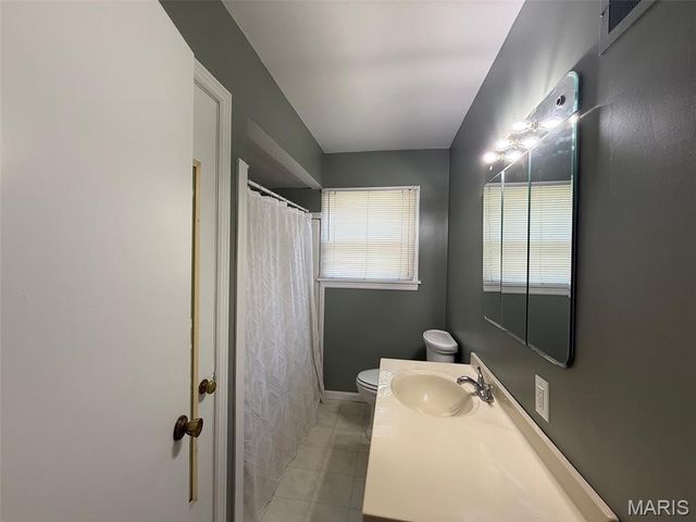 103 E Maple Street, Brownstown, IL 62418