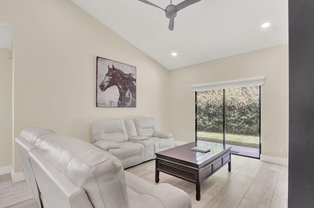 13483 FOUNTAIN VIEW Boulevard, Wellington, FL 33414
