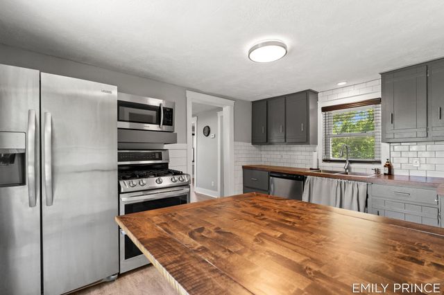 1476 142nd Avenue, Dorr Twp, MI 49323