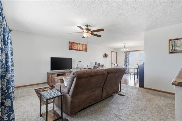 613 SE 150th Road, Warrensburg, MO 64093