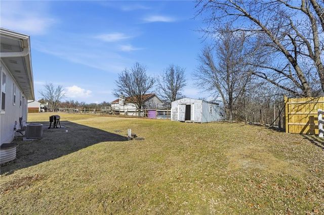 613 SE 150th Road, Warrensburg, MO 64093