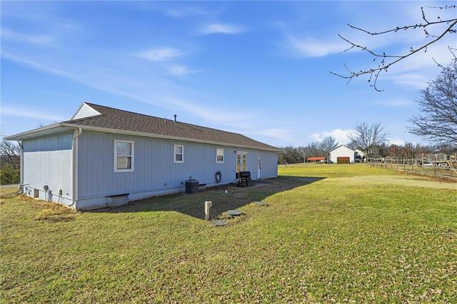 613 SE 150th Road, Warrensburg, MO 64093