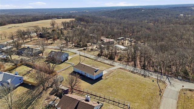 613 SE 150th Road, Warrensburg, MO 64093