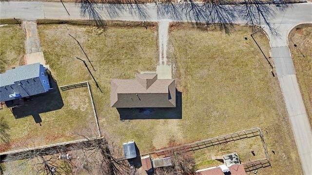 613 SE 150th Road, Warrensburg, MO 64093