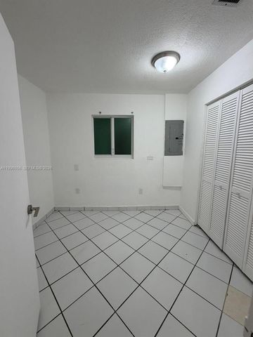 15761 SW 303rd St, Homestead, FL 33033