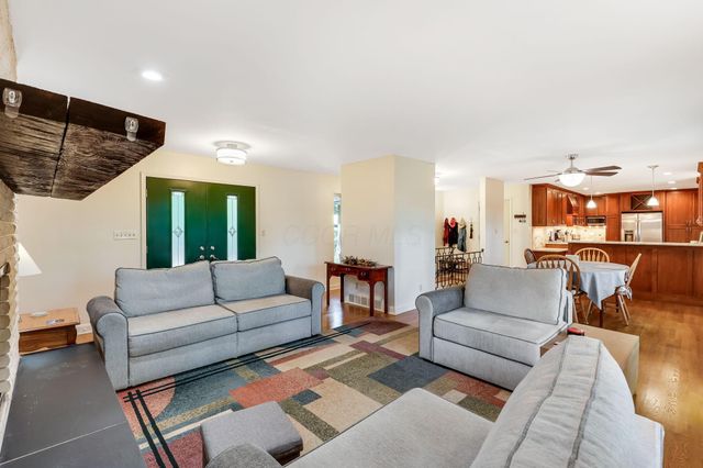 275 Pinetree Drive NE, Granville, OH 43023