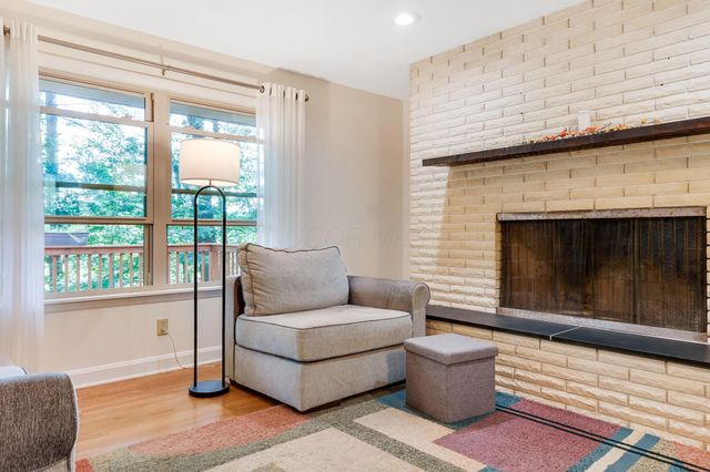 275 Pinetree Drive NE, Granville, OH 43023