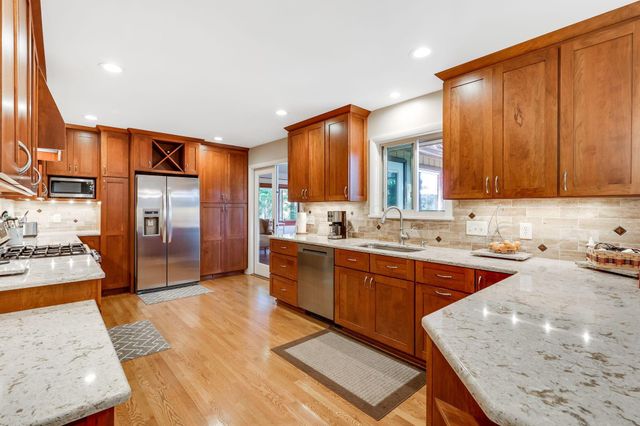 275 Pinetree Drive NE, Granville, OH 43023