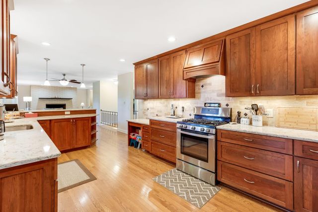 275 Pinetree Drive NE, Granville, OH 43023