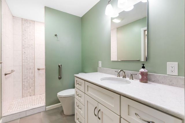 275 Pinetree Drive NE, Granville, OH 43023