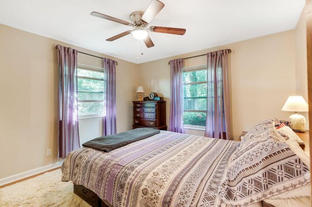 275 Pinetree Drive NE, Granville, OH 43023