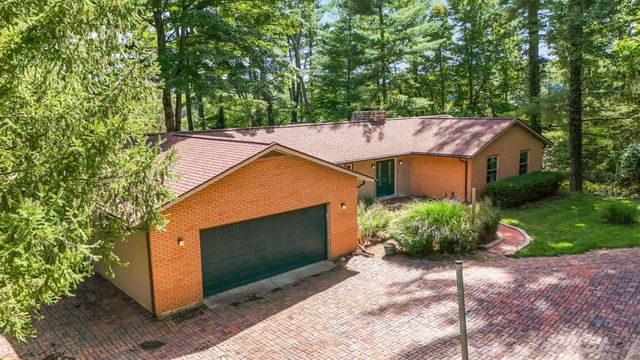 275 Pinetree Drive NE, Granville, OH 43023