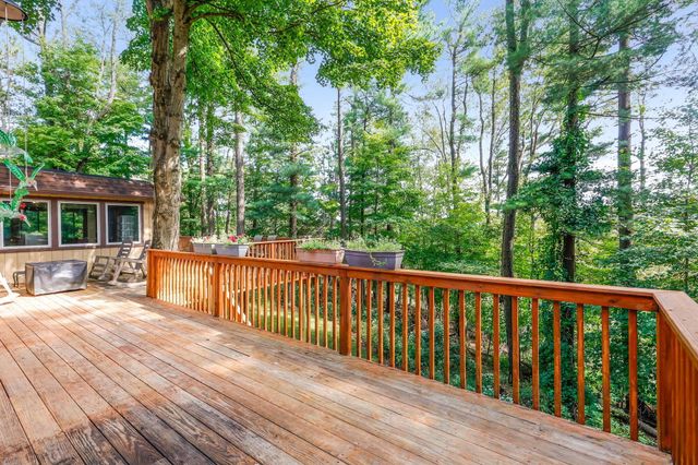 275 Pinetree Drive NE, Granville, OH 43023