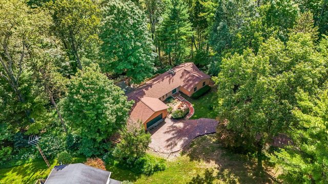 275 Pinetree Drive NE, Granville, OH 43023