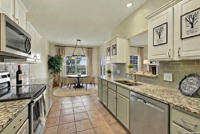 2305 Connie Dr Ste 102, Canyon Lake, TX 78133