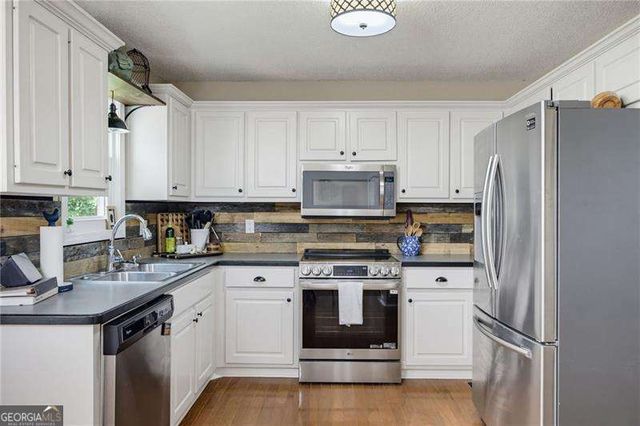 41 Camden Woods Drive NW, Cartersville, GA 30121