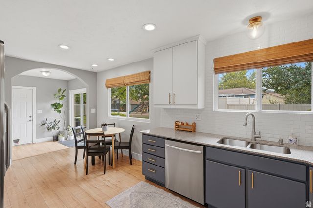 11047 S LAMASA CIR, Sandy, UT 84092