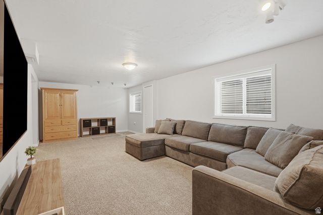 11047 S LAMASA CIR, Sandy, UT 84092